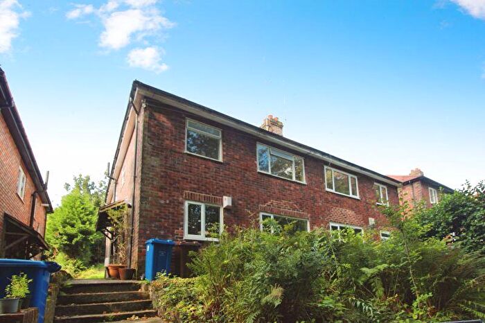 2 Bedroom Flat For Sale In Clough Drive, Manchester, M25