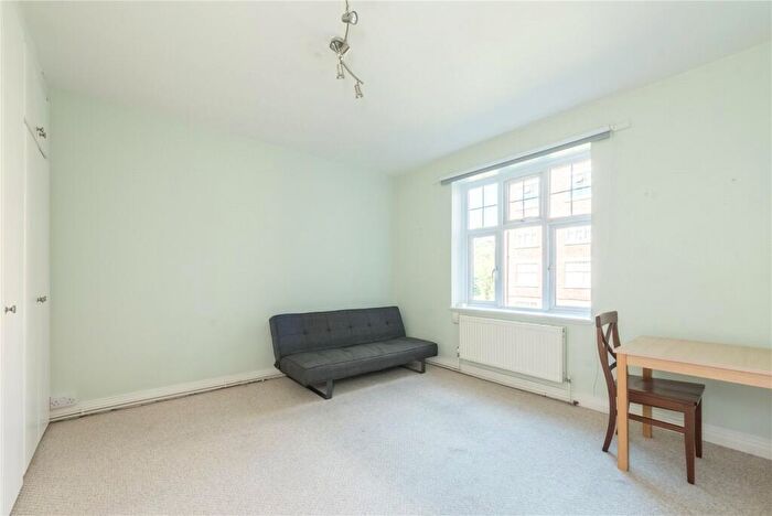 Apartment For Sale In Holmefield Court, Belsize Grove, London, NW3