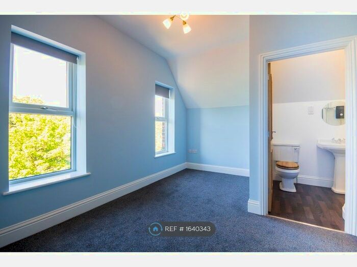 1 Bedroom Flat To Rent In Victoria Crescent, Eccles, Manchester, M30