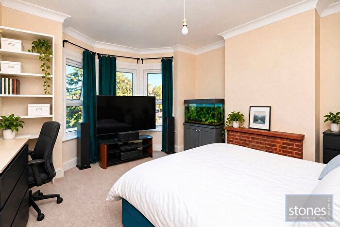 1 Bedroom Flat To Rent In Western Road, Romford, RM1