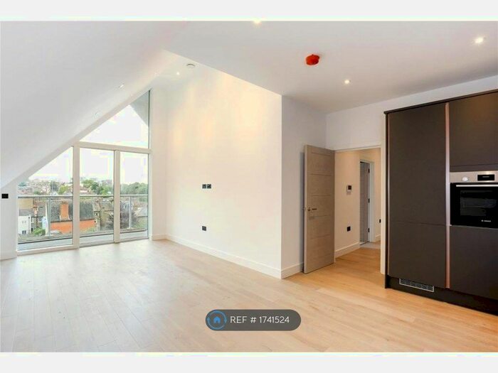 2 Bedroom Flat To Rent In Point Pleasant Works, London, SW18