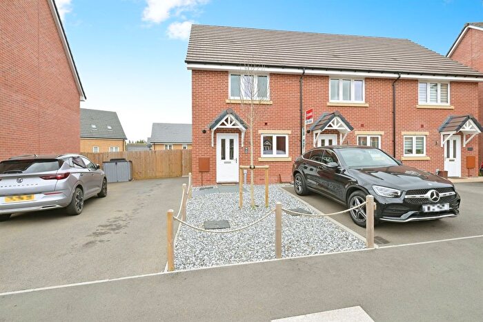 2 Bedroom End Of Terrace House For Sale In Mount Grace Road, Daventry, NN11