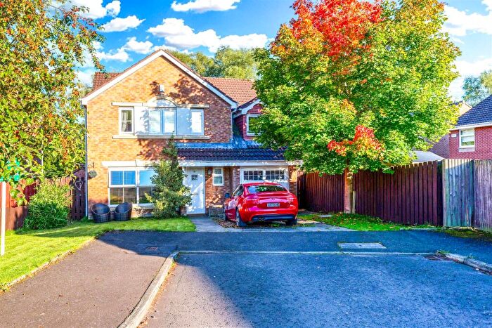 5 Bedroom Detached House For Sale In George View, Wishaw, ML2