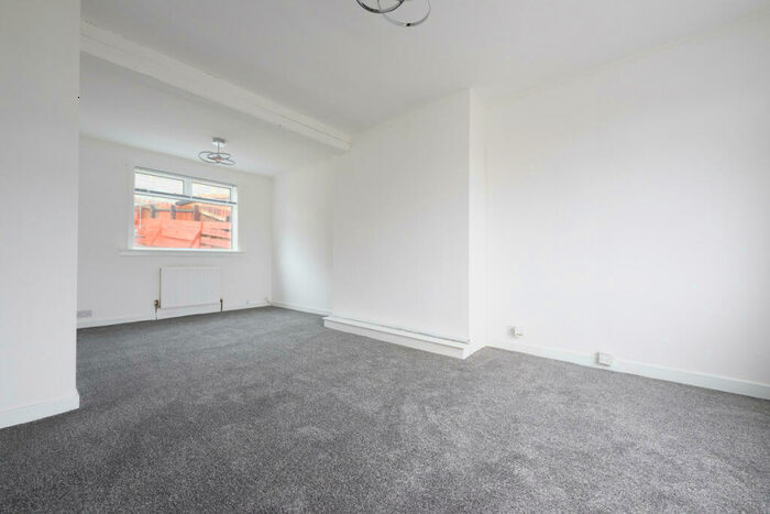 3 Bedroom Semi-Detached House To Rent In Westmorland Road, Greenock, PA16