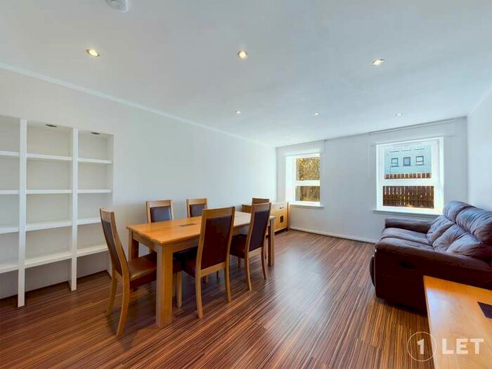 3 Bedroom Flat To Rent In West Pilton Green, Pilton, Edinburgh, EH4