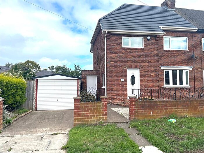 4 Bedroom Semi-detached House For Sale In Seaburn View, New Hartley, Whitley Bay, NE25