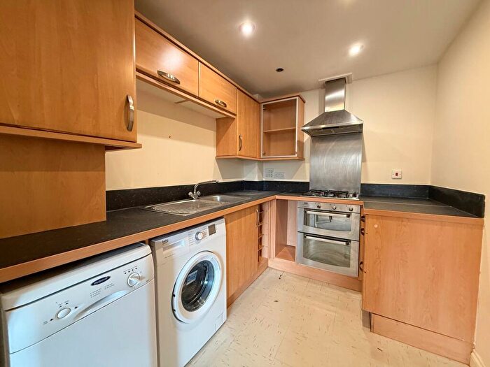 2 Bedroom Flat To Rent In Eton Place, West Bridgford, NG2