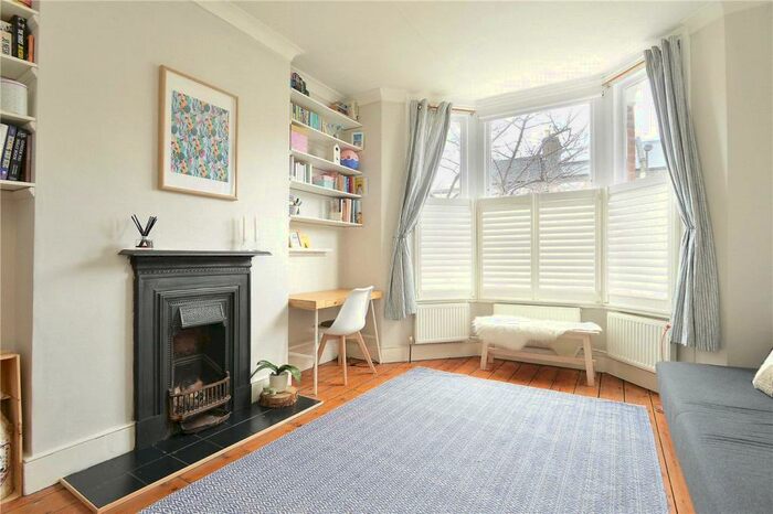1 Bedroom Apartment To Rent In Copleston Road, Peckham Rye, London, SE15