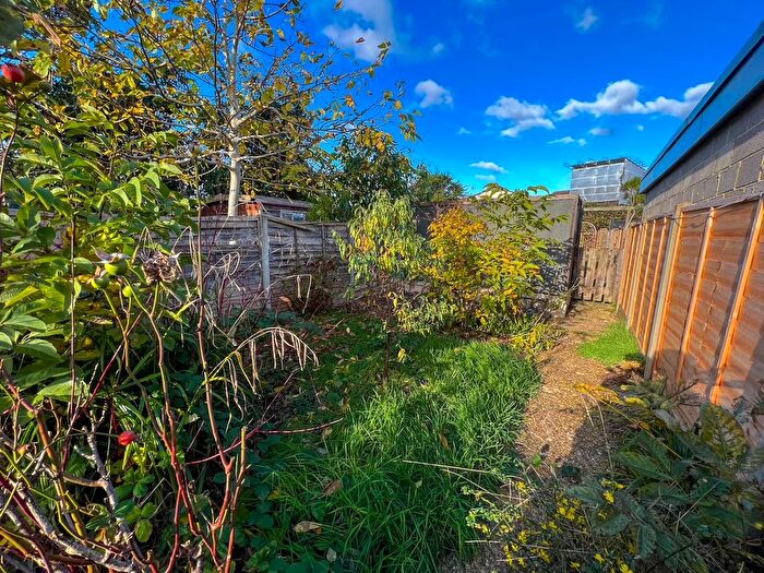 2 Bedroom End Of Terrace House For Sale In Eastcote Avenue, West Molesey, KT8