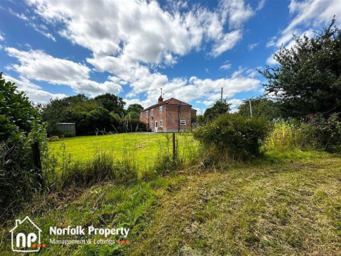 3 Bedroom Cottage To Rent In Tunstall, NR13