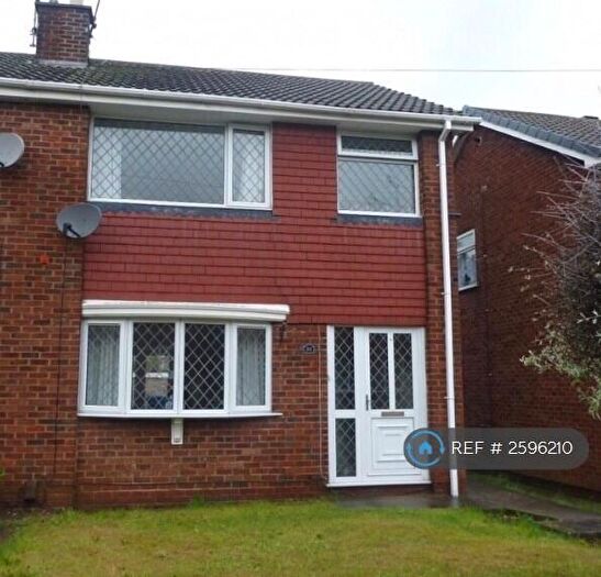 3 Bedroom Semi Detached House To Rent In Abbotts Croft, Mansfield, NG19