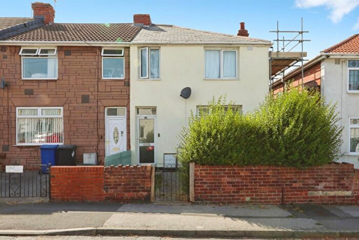 3 Bedroom End Of Terrace House For Sale In St. Johns Road, Edlington, Doncaster, DN12