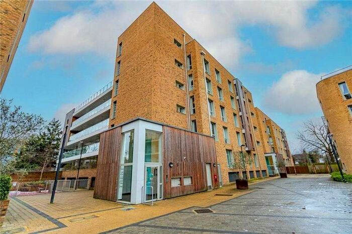 3 Bedroom Apartment To Rent In Kidwells Close, Maidenhead, Berkshire, SL6