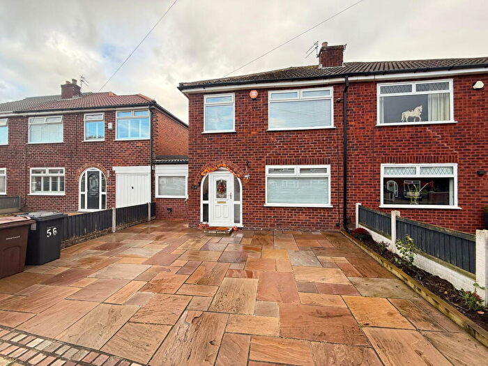 3 Bedroom Semi Detached House For Sale In Wynnstay Avenue, Lydiate, L31