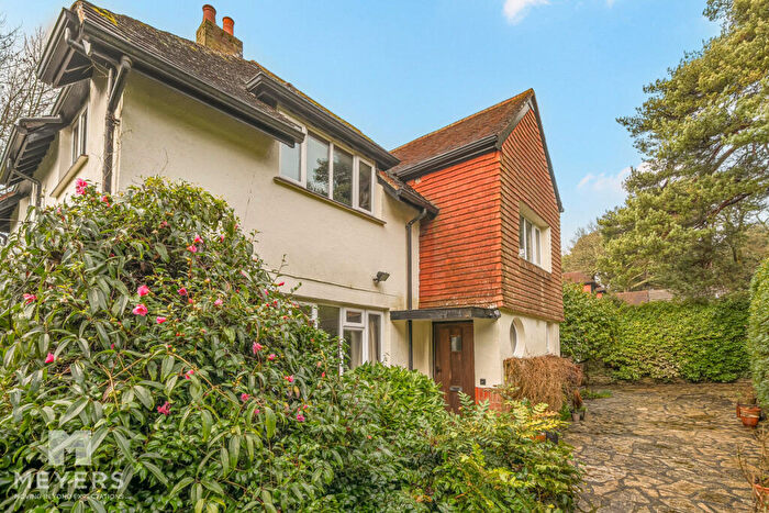 4 Bedroom Detached House For Sale In Higher Blandford Road, Broadstone, BH18 - Photo 11