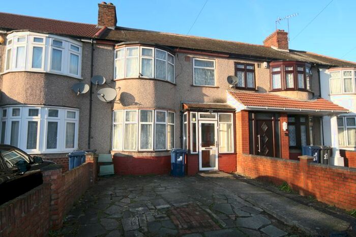 3 Bedroom Terraced House To Rent In Bycroft Road, Southall, UB1