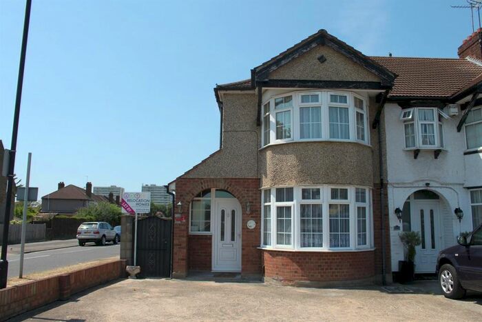 2 Bedroom Semi-Detached House To Rent In Great Cambridge Road, Enfield, EN1