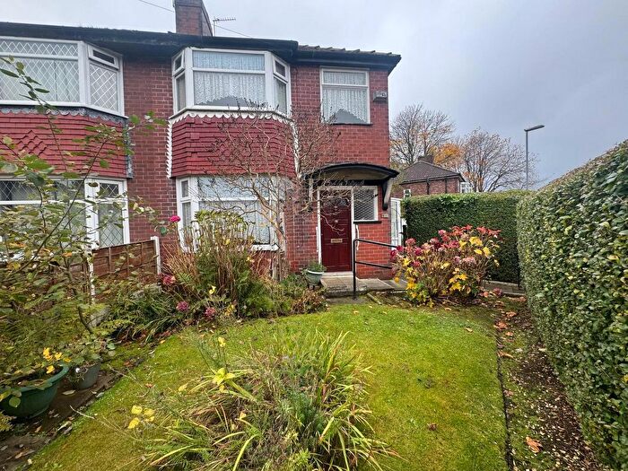 3 Bedroom Semi Detached House For Sale In Acresfield Road, Manchester, M24