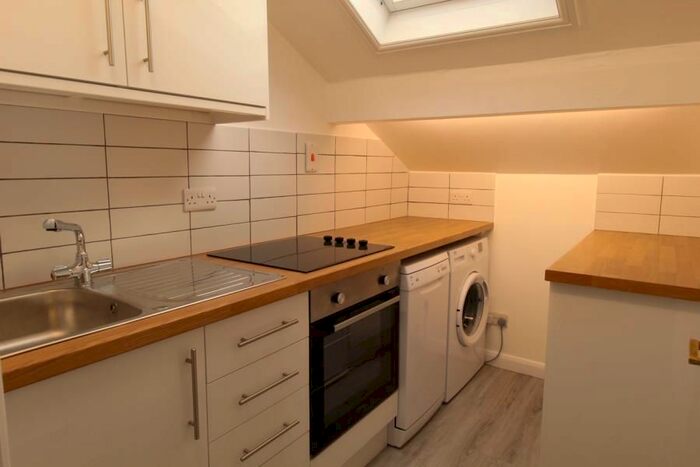 1 Bedroom Flat To Rent In Belle Vue Road, Leeds, LS3