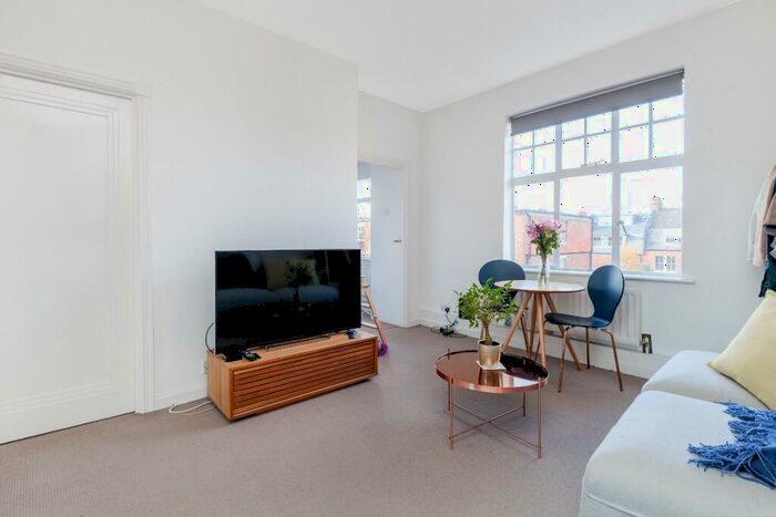 2 Bedroom Apartment To Rent In Belsize Grove, Belsize Park, NW3