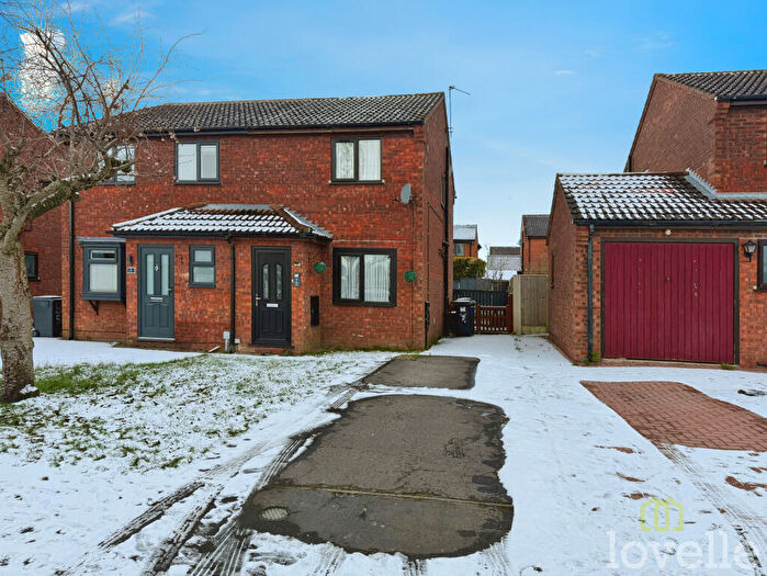 2 Bedroom Semi Detached House For Sale In The Pines, Gainsborough, DN21