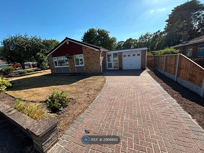 3 Bedroom Bungalow To Rent In Spinney Drive, Ellesmere Port, CH66