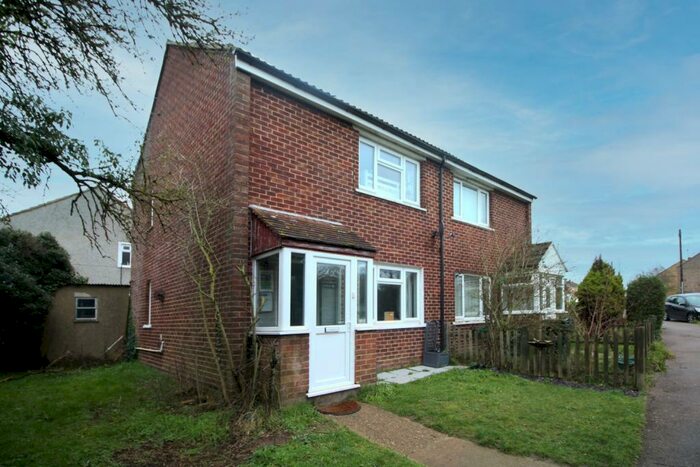2 Bedroom Semi-Detached House To Rent In Lunedale Road Dartford, DA2