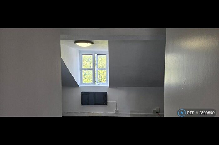 1 Bedroom Flat To Rent In Holloway St, Exeter, EX2