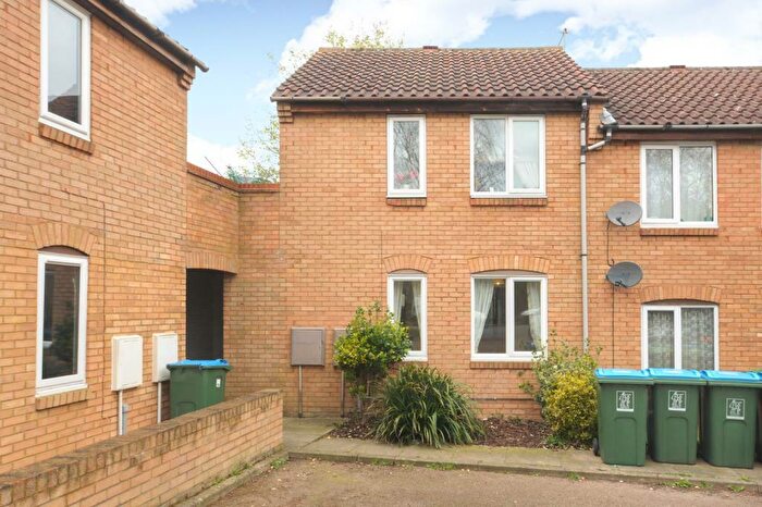 Apartment To Rent In Cheney Way, Aylesbury, HP20