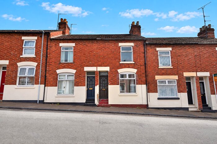 3 Bedroom Terraced House For Sale In Lower Hester Street, Northampton, NN2