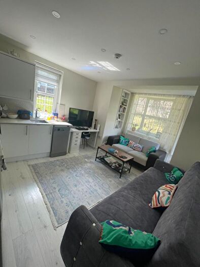 2 Bedroom Flat To Rent In London, E5