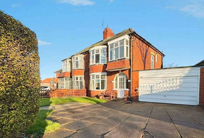 3 Bedroom Semi Detached House For Sale In The Broadway, North Shields, NE30