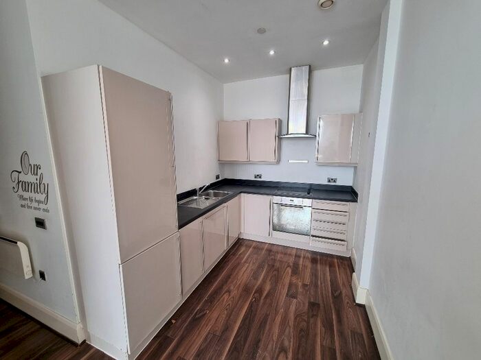 2 Bedroom Flat To Rent In Bentinck Street, Bolton, BL1