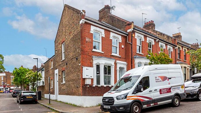 1 Bedroom Flat For Sale In Flat B, Legard Road, Highbury, London, N5