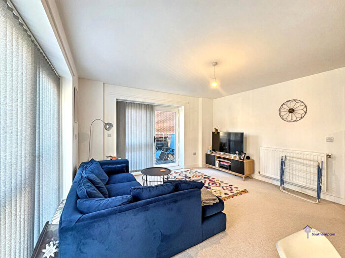 1 Bedroom Flat For Sale In John Thornycroft Road, SO19