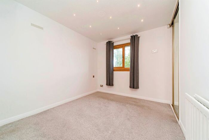 2 Bedroom Semi-Detached House For Sale In Ritchie Park, Johnstone, PA5