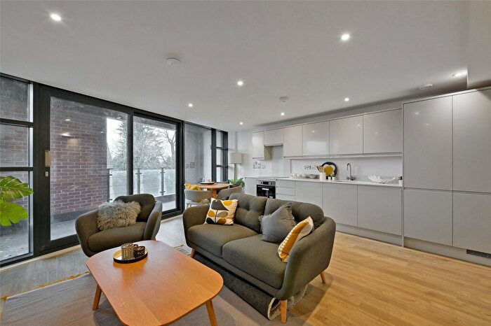 2 Bedroom Apartment To Rent In Dedworth Road, Windsor, Berkshire, SL4