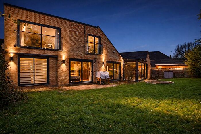 6 Bedroom Detached House For Sale In Bradwell Road, Loughton, MK5