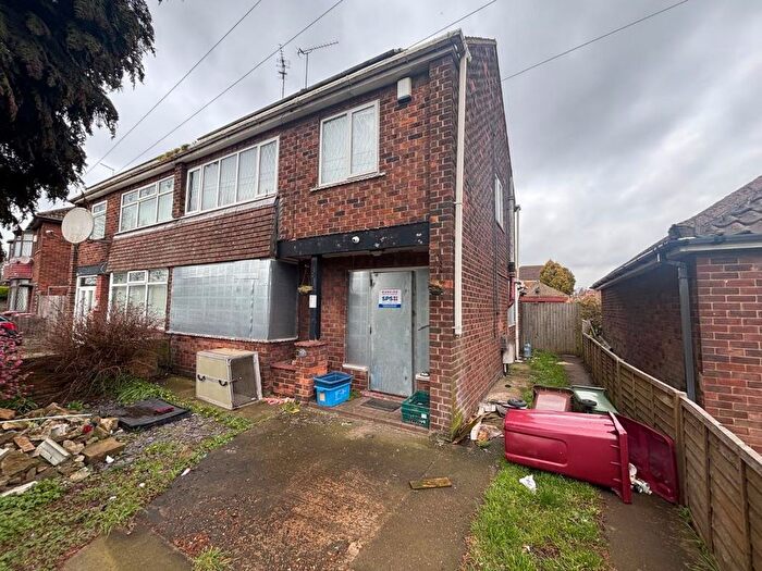 3 Bedroom Semi Detached House For Sale In Fowler Road, Scunthorpe, South Humberside, DN16