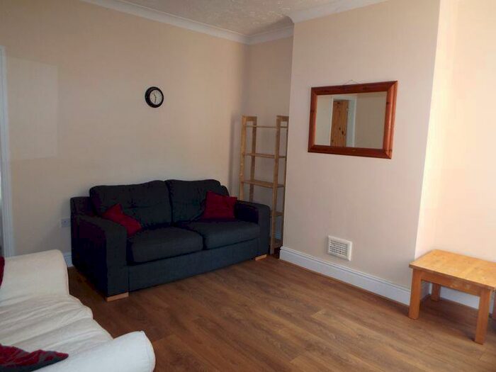 3 Bedroom Terraced House To Rent In Warwards Lane, Selly Oak, Birmingham, B29