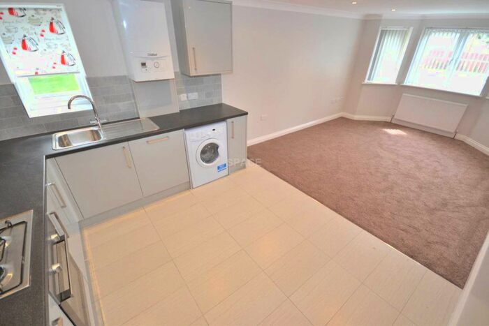 2 Bedroom Flat To Rent In Cotehouse, Wokingham Road, Earley, Reading, Berkshire RG6