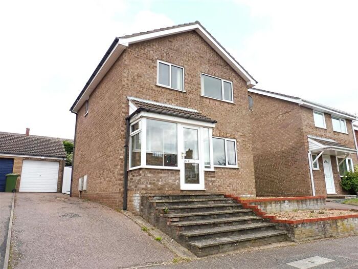 3 Bedroom Detached House To Rent In Mountbatten Road, Bungay, NR35