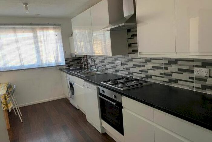 2 Bedroom Flat To Rent In Gawsworth Close, London, E15