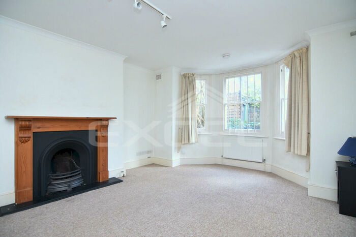 2 Bedroom Apartment To Rent In Gayton Crescent, Hampstead, London, NW3