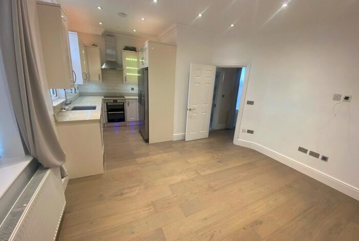 3 Bedroom Flat To Rent In Crawford Street, Marylebone, London, SE23