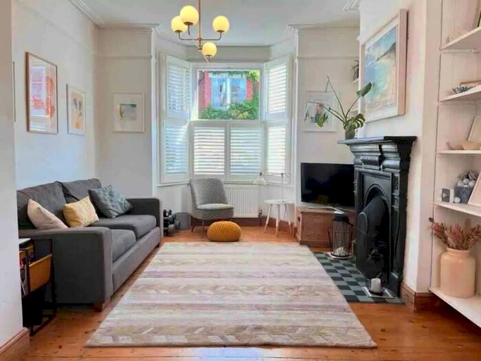3 Bedroom End Of Terrace House To Rent In Waveney Avenue, Peckham Rye, London, SE15