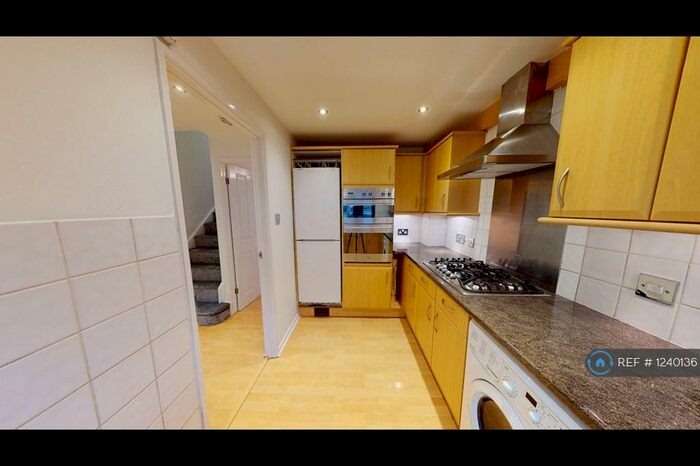 3 Bedroom Terraced House To Rent In Kingfisher Way, Bishop's Stortford, CM23