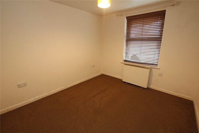 2 Bedroom Apartment To Rent In County Road, Swindon, Wiltshire, SN1