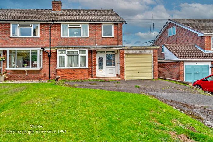 3 Bedroom Semi Detached House For Sale In Canterbury Close, Walsall, WS3