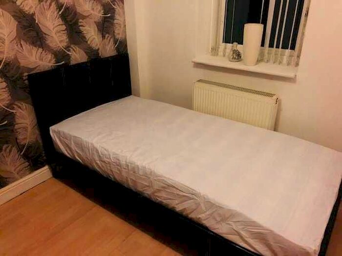 2 Bedroom Flat To Rent In Harley Crescent, Harrow, Greater London, HA1